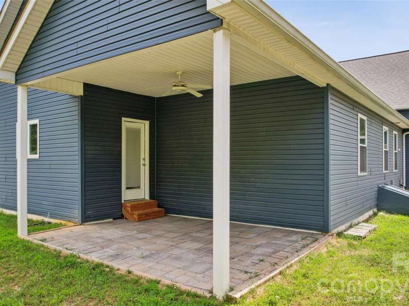 776 Grove Street Extension, Lincolnton, NC 28092.  MLS# CAR4405210, YatesRealty ID 48067. 