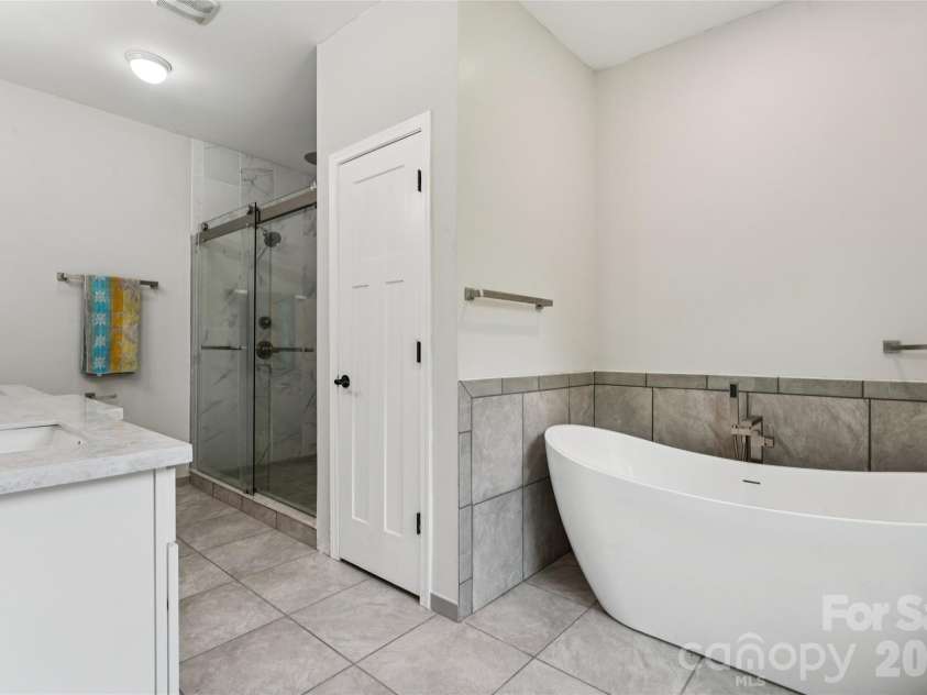 776 Grove Street Extension, Lincolnton, NC 28092.  MLS# CAR4405210, YatesRealty ID 48067. 