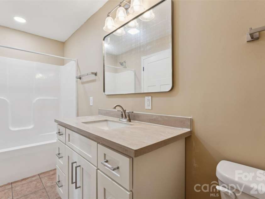 776 Grove Street Extension, Lincolnton, NC 28092.  MLS# CAR4405210, YatesRealty ID 48067. 