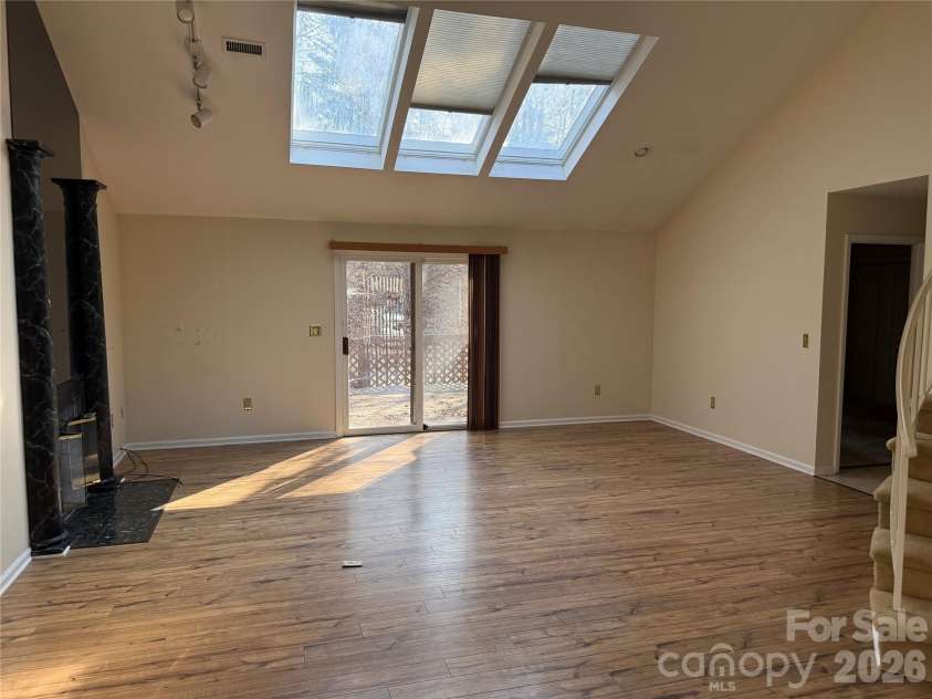 1720 12th Street, Hickory, NC 28601.  MLS# CAR4359181, YatesRealty ID 4807. 