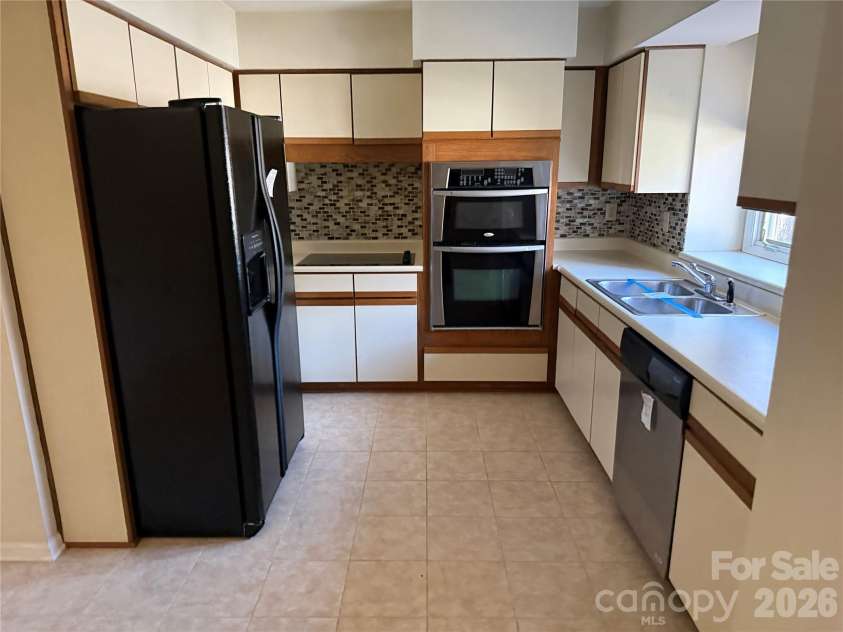 1720 12th Street, Hickory, NC 28601.  MLS# CAR4359181, YatesRealty ID 4807. 