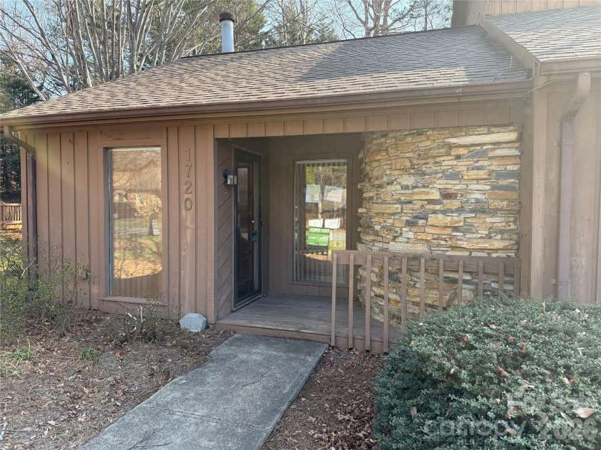 1720 12th Street, Hickory, NC 28601.  MLS# CAR4359181, YatesRealty ID 4807. 
