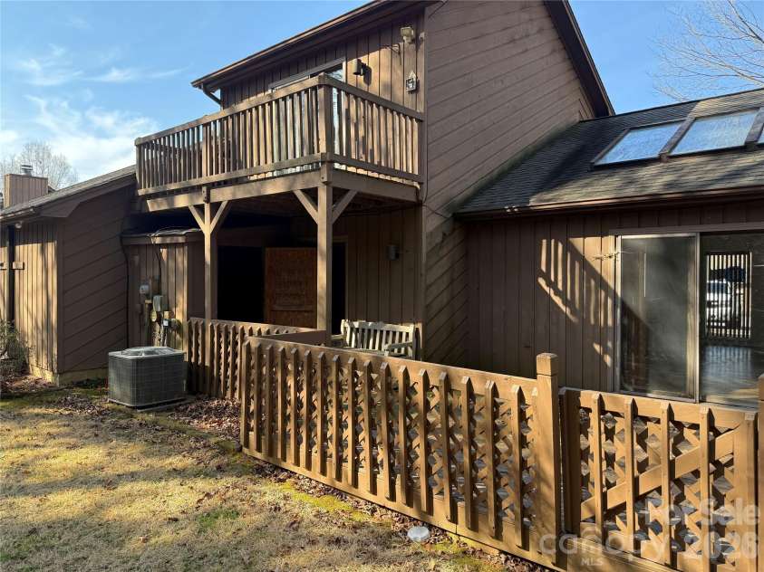 1720 12th Street, Hickory, NC 28601.  MLS# CAR4359181, YatesRealty ID 4807. 