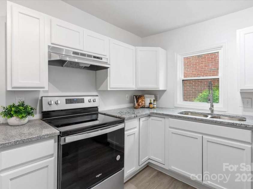 477 Frank Street, Rock Hill, SC 29730.  MLS# CAR4165501, YatesRealty ID 4807. Kitchen