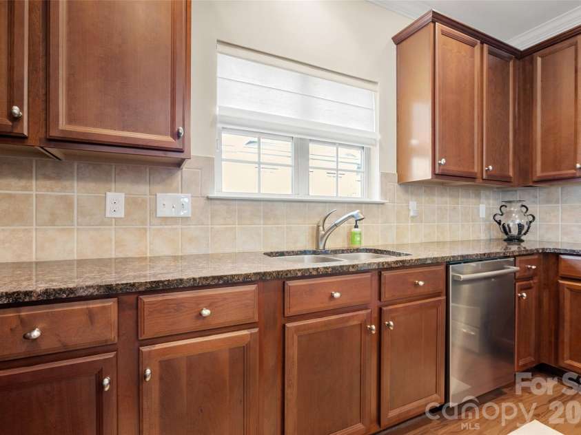 11123 Ascoli Place, Charlotte, NC 28277.  MLS# CAR4419358, YatesRealty ID 48071. 