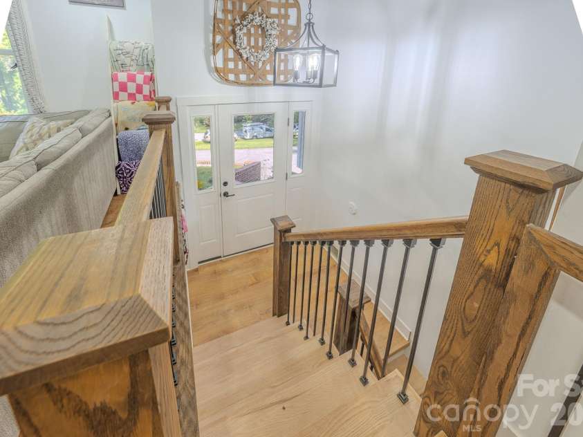 38 Ferenvilla Drive, Hendersonville, NC 28791.  MLS# CAR4416441, YatesRealty ID 48072. 