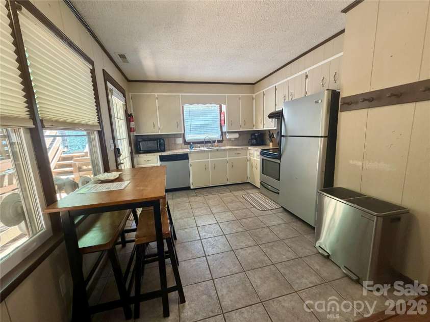 188 Forest Lane, Blowing Rock, NC 28605.  MLS# CAR4419824, YatesRealty ID 48074. 