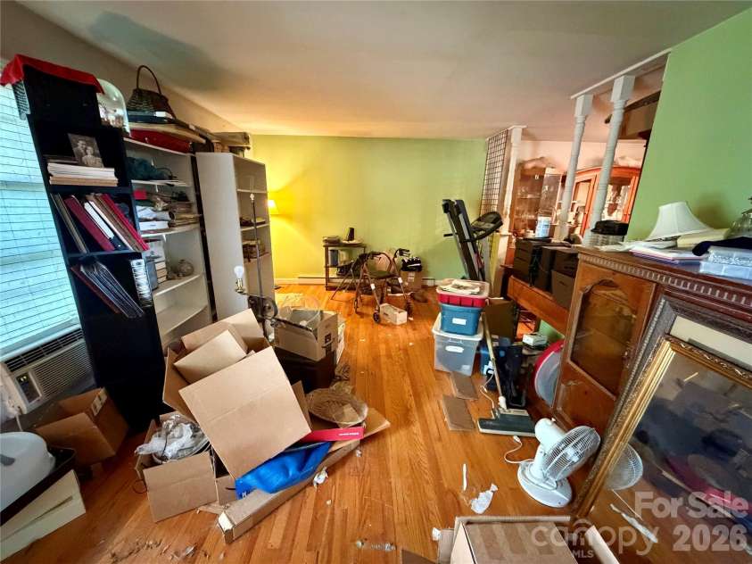 3512 Winterfield Place, Charlotte, NC 28205.  MLS# CAR4420260, YatesRealty ID 48075. 
