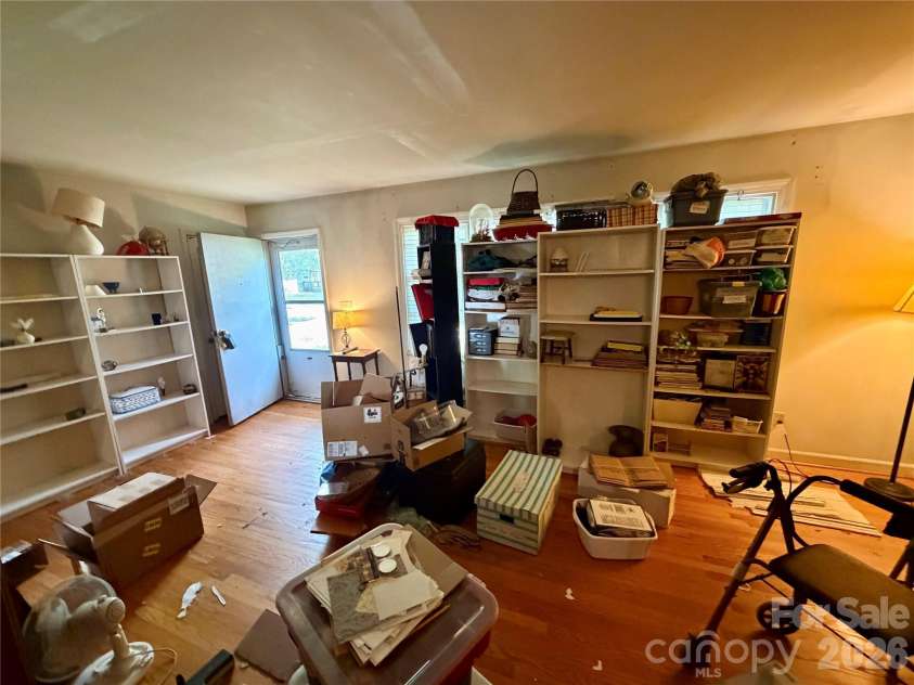 3512 Winterfield Place, Charlotte, NC 28205.  MLS# CAR4420260, YatesRealty ID 48075. 
