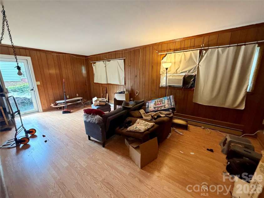 3512 Winterfield Place, Charlotte, NC 28205.  MLS# CAR4420260, YatesRealty ID 48075. 