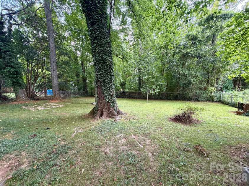 3512 Winterfield Place, Charlotte, NC 28205.  MLS# CAR4420260, YatesRealty ID 48075. 