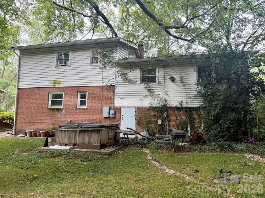 3512 Winterfield Place, Charlotte, NC 28205.  MLS# CAR4420260, YatesRealty ID 48075. 