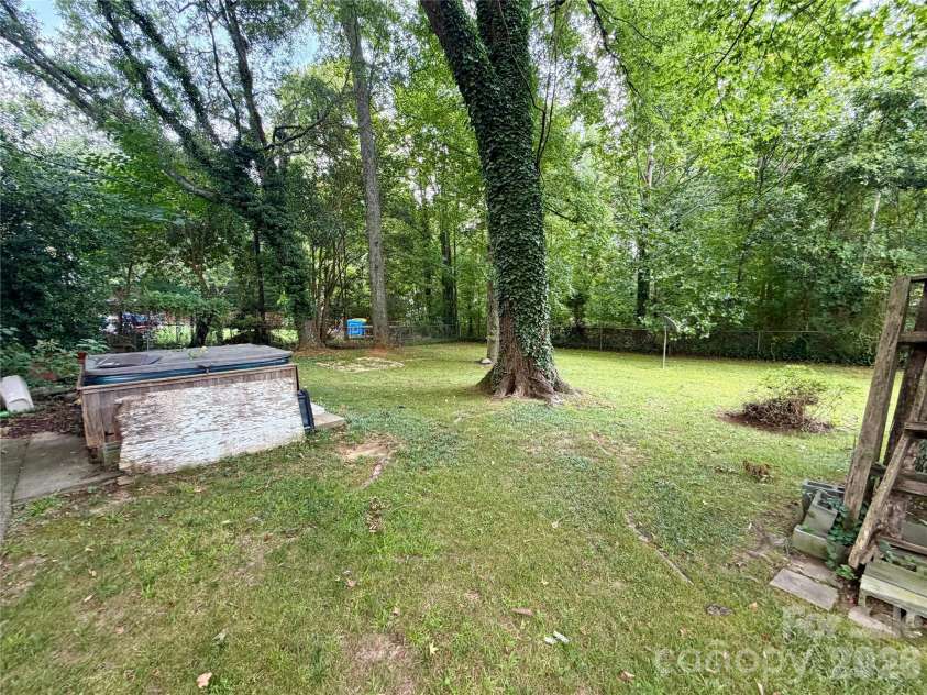 3512 Winterfield Place, Charlotte, NC 28205.  MLS# CAR4420260, YatesRealty ID 48075. 