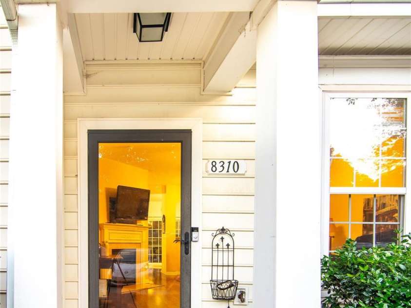 8310 Chaceview Court, Charlotte, NC 28269.  MLS# CAR4419511, YatesRealty ID 48076. 
