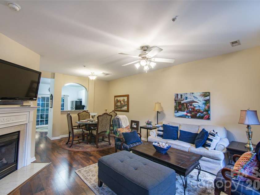 8310 Chaceview Court, Charlotte, NC 28269.  MLS# CAR4419511, YatesRealty ID 48076. 