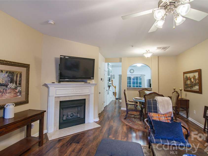 8310 Chaceview Court, Charlotte, NC 28269.  MLS# CAR4419511, YatesRealty ID 48076. 