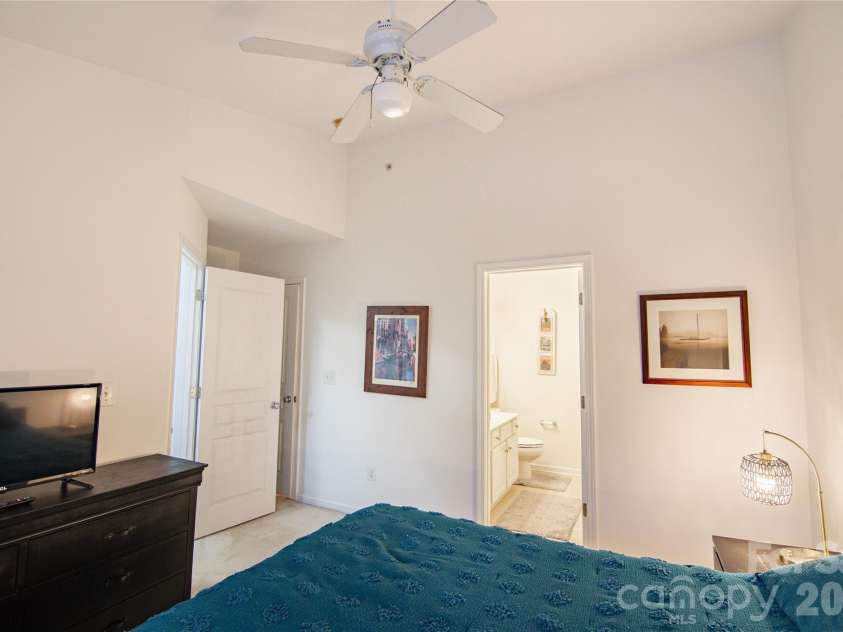 8310 Chaceview Court, Charlotte, NC 28269.  MLS# CAR4419511, YatesRealty ID 48076. 
