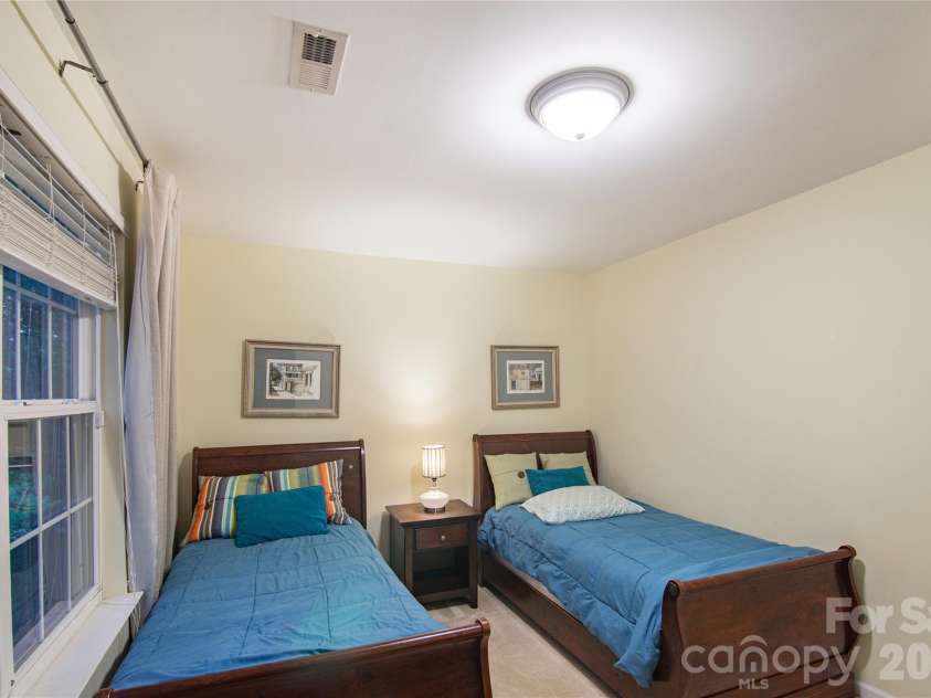 8310 Chaceview Court, Charlotte, NC 28269.  MLS# CAR4419511, YatesRealty ID 48076. 