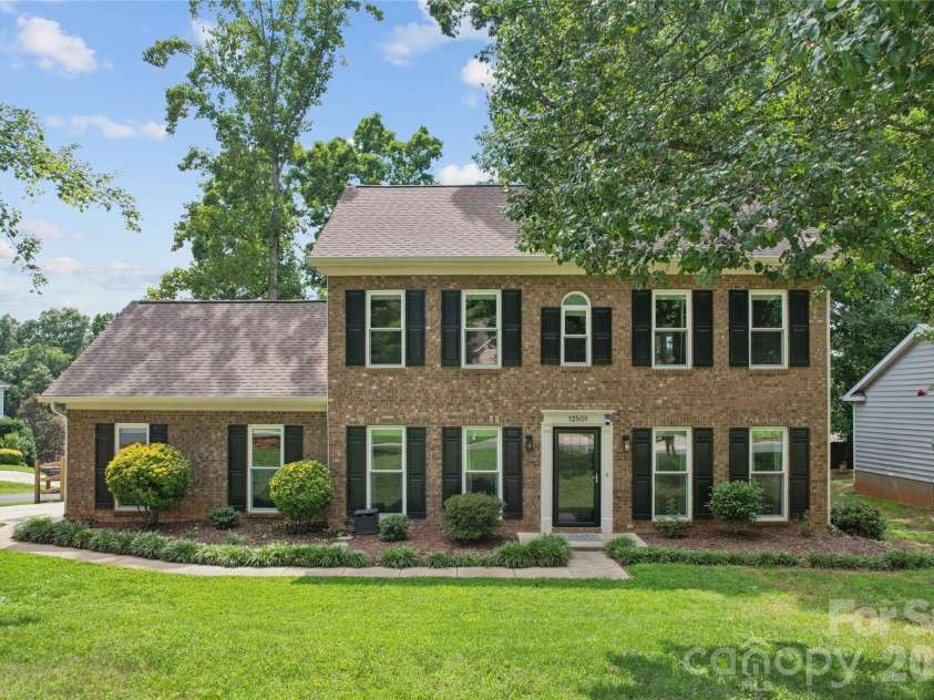 12501 Diamond Drive, Pineville, NC 28134.  MLS# CAR4419478, YatesRealty ID 48079. 