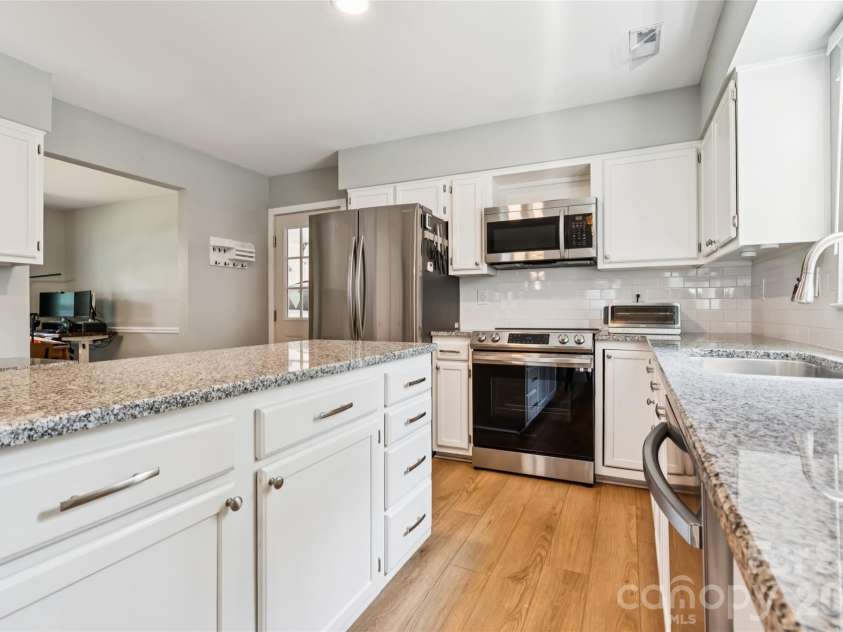 12501 Diamond Drive, Pineville, NC 28134.  MLS# CAR4419478, YatesRealty ID 48079. 