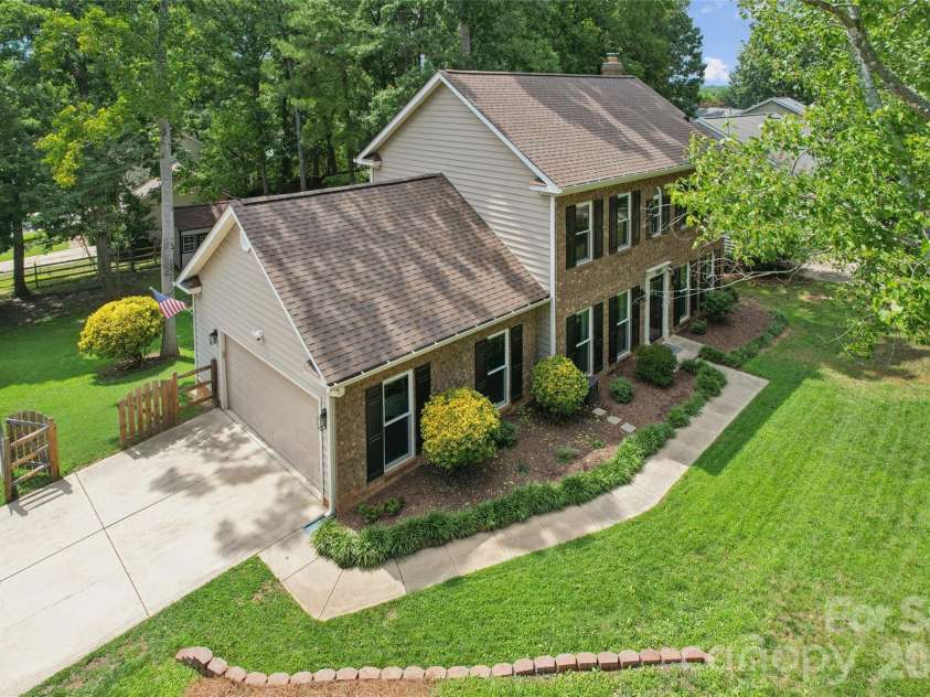 12501 Diamond Drive, Pineville, NC 28134.  MLS# CAR4419478, YatesRealty ID 48079. 