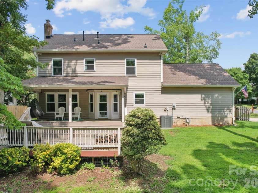 12501 Diamond Drive, Pineville, NC 28134.  MLS# CAR4419478, YatesRealty ID 48079. 