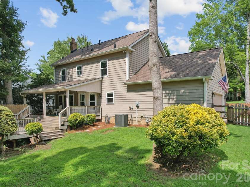 12501 Diamond Drive, Pineville, NC 28134.  MLS# CAR4419478, YatesRealty ID 48079. 