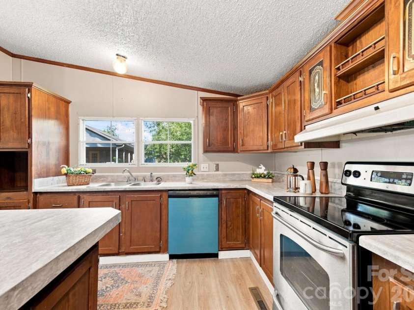 3159 Ward Green Street, Lenoir, NC 28645.  MLS# CAR4418654, YatesRealty ID 48082. 