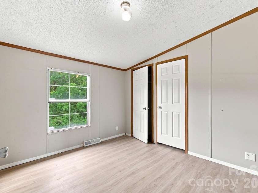 3159 Ward Green Street, Lenoir, NC 28645.  MLS# CAR4418654, YatesRealty ID 48082. 
