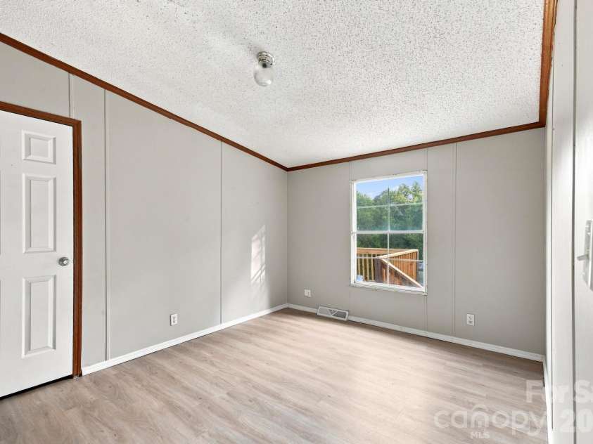 3159 Ward Green Street, Lenoir, NC 28645.  MLS# CAR4418654, YatesRealty ID 48082. 