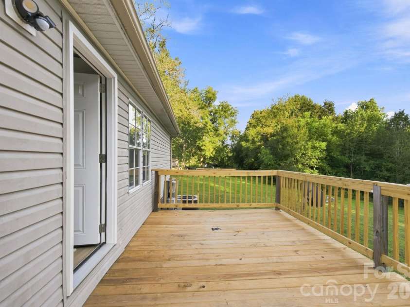 3159 Ward Green Street, Lenoir, NC 28645.  MLS# CAR4418654, YatesRealty ID 48082. 