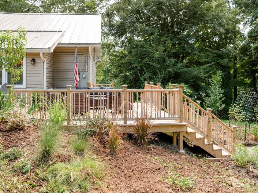 55 Beaman Road, Marion, NC 28752.  MLS# CAR4419435, YatesRealty ID 48084. 