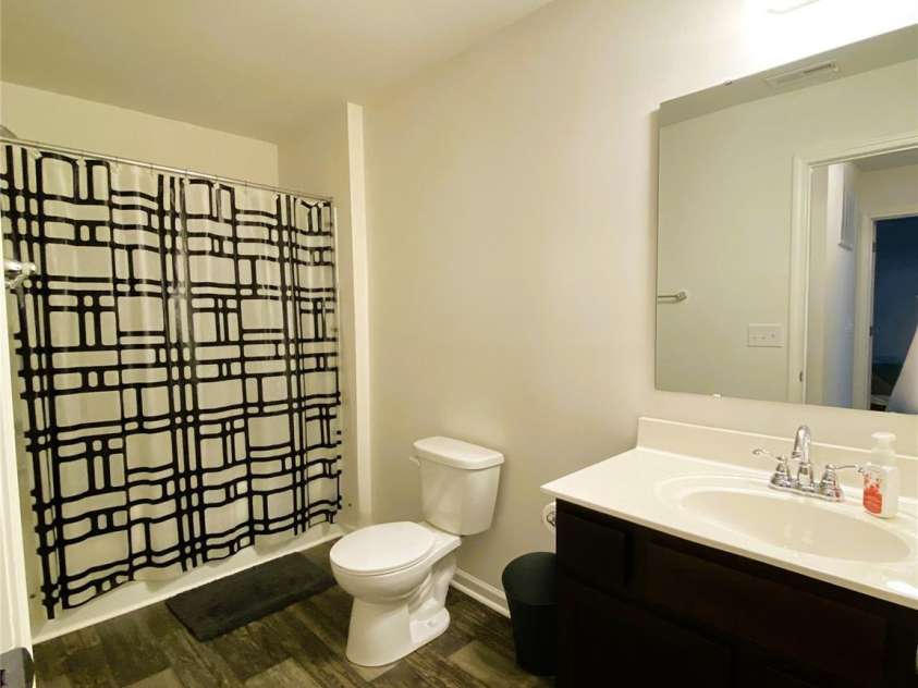 848 Georgia Oak Lane, Landis, NC 28088.  MLS# CAR4317987, YatesRealty ID 48085. Guest Bath