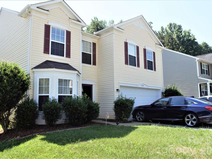 9006 Red Clay Lane, Charlotte, NC 28269.  MLS# CAR4416701, YatesRealty ID 48085. 