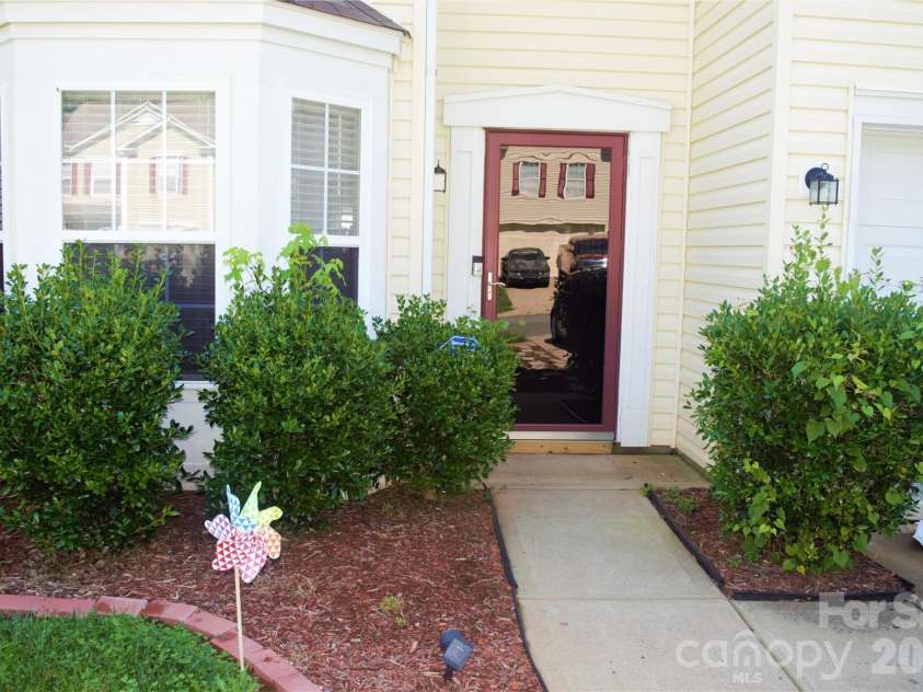 9006 Red Clay Lane, Charlotte, NC 28269.  MLS# CAR4416701, YatesRealty ID 48085. 