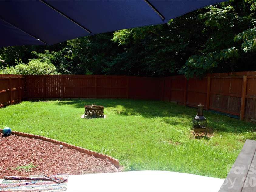 9006 Red Clay Lane, Charlotte, NC 28269.  MLS# CAR4416701, YatesRealty ID 48085. 