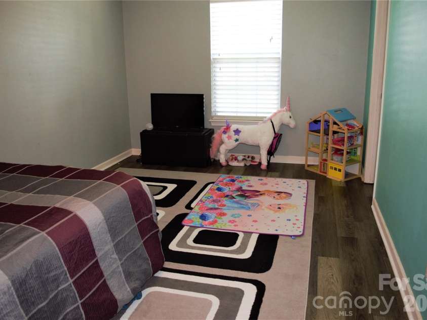 9006 Red Clay Lane, Charlotte, NC 28269.  MLS# CAR4416701, YatesRealty ID 48085. 