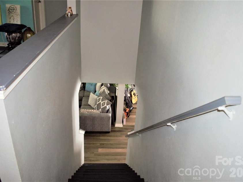 9006 Red Clay Lane, Charlotte, NC 28269.  MLS# CAR4416701, YatesRealty ID 48085. 