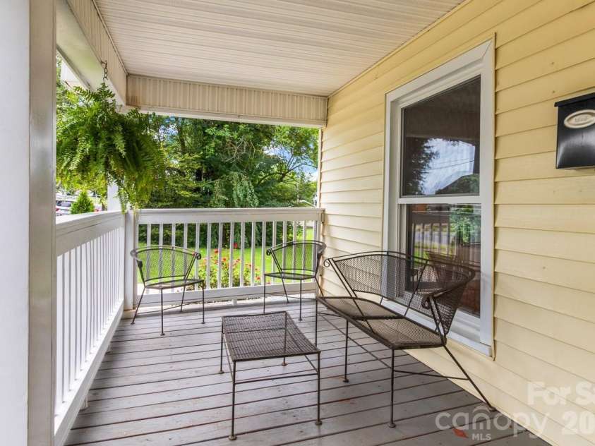 412 1st Avenue, Maiden, NC 28650.  MLS# CAR4417532, YatesRealty ID 48087. 
