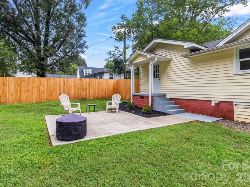 412 1st Avenue, Maiden, NC 28650.  MLS# CAR4417532, YatesRealty ID 48087. 