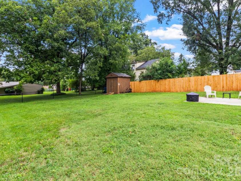 412 1st Avenue, Maiden, NC 28650.  MLS# CAR4417532, YatesRealty ID 48087. 