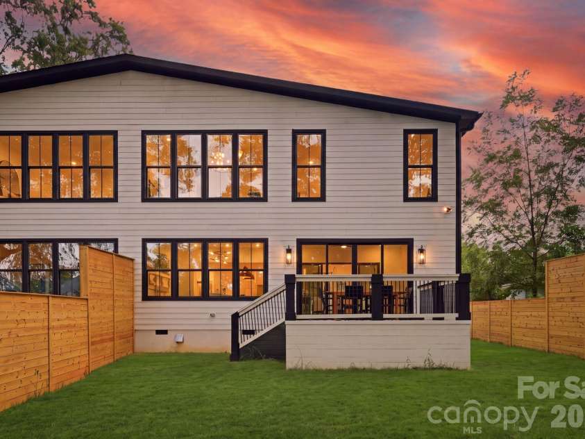 4538 Craig Avenue, Charlotte, NC 28211.  MLS# CAR4417719, YatesRealty ID 48088. 