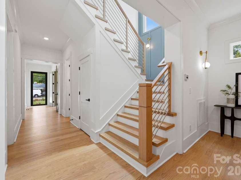 4538 Craig Avenue, Charlotte, NC 28211.  MLS# CAR4417719, YatesRealty ID 48088. 