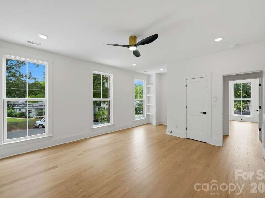4538 Craig Avenue, Charlotte, NC 28211.  MLS# CAR4417719, YatesRealty ID 48088. Bonus Room