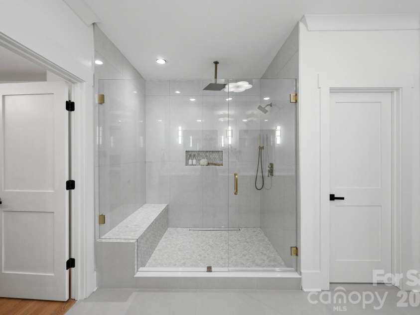 4538 Craig Avenue, Charlotte, NC 28211.  MLS# CAR4417719, YatesRealty ID 48088. Primary Bathroom