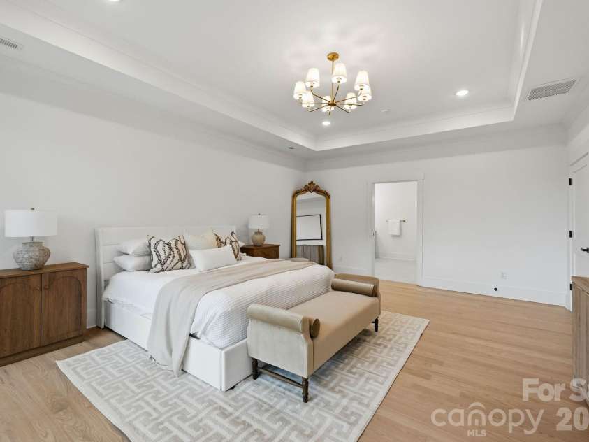 4538 Craig Avenue, Charlotte, NC 28211.  MLS# CAR4417719, YatesRealty ID 48088. Primary Bedroom