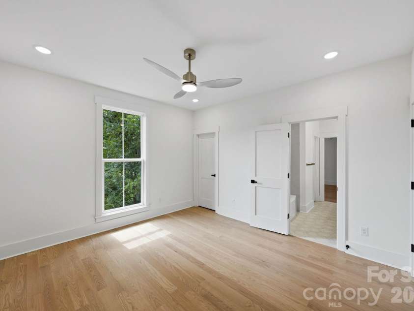 4538 Craig Avenue, Charlotte, NC 28211.  MLS# CAR4417719, YatesRealty ID 48088. Secondary Bedroom