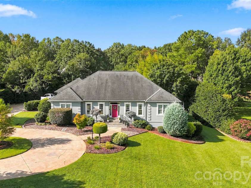 1808 Country Garden Drive, Shelby, NC 28150.  MLS# CAR4413865, YatesRealty ID 48090. 