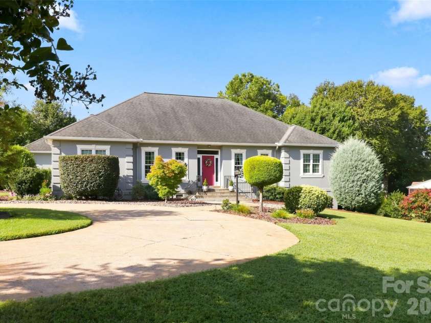 1808 Country Garden Drive, Shelby, NC 28150.  MLS# CAR4413865, YatesRealty ID 48090. 