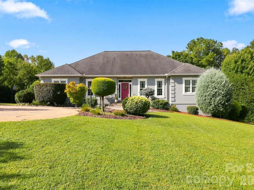 1808 Country Garden Drive, Shelby, NC 28150.  MLS# CAR4413865, YatesRealty ID 48090. 